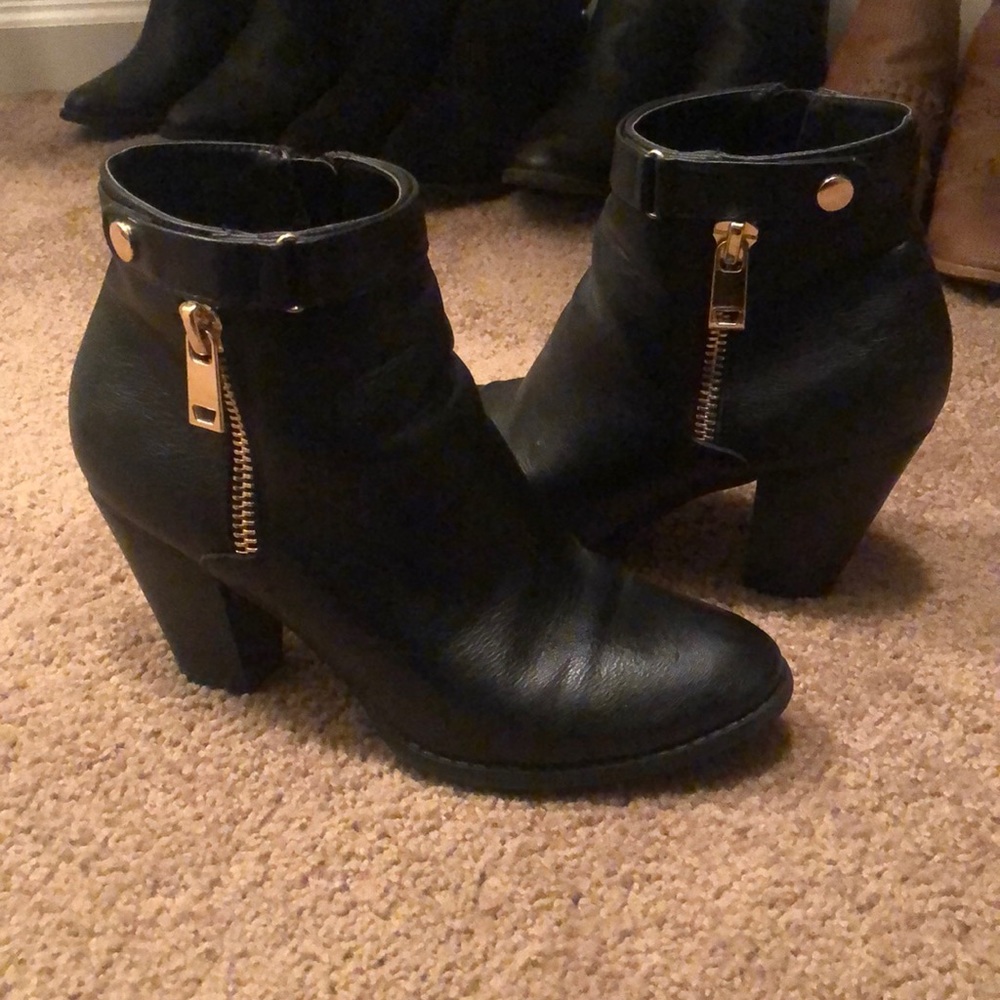 Apt 9 Woman’s Boot